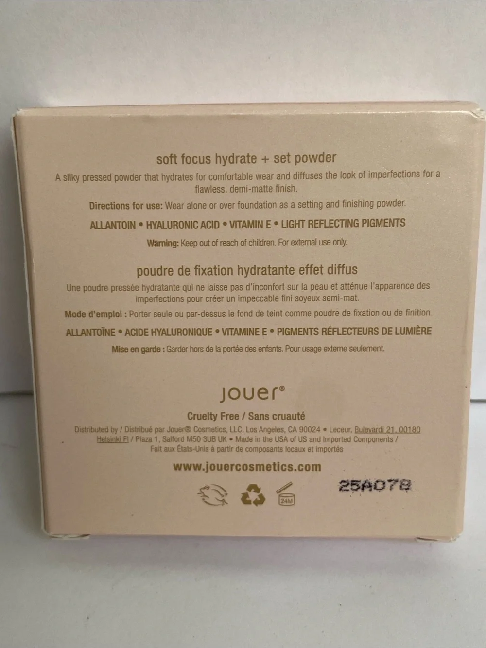 Jouer Soft Focus Hydrate + Set Powder Tres Translucent Shade brand new in box